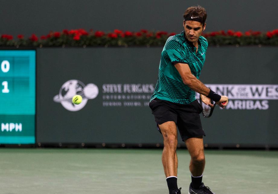 Federer Eyes Off An Australian Open Return